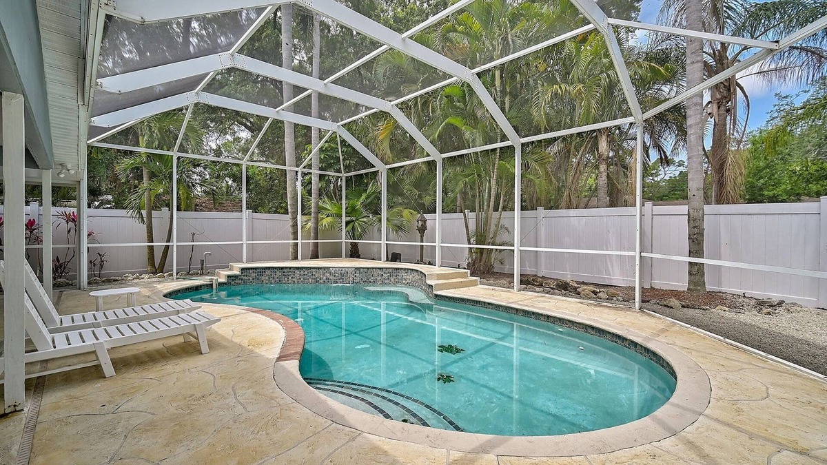 River District House | Manatee Cottage: 10% Fall Savings thru Nov 21!