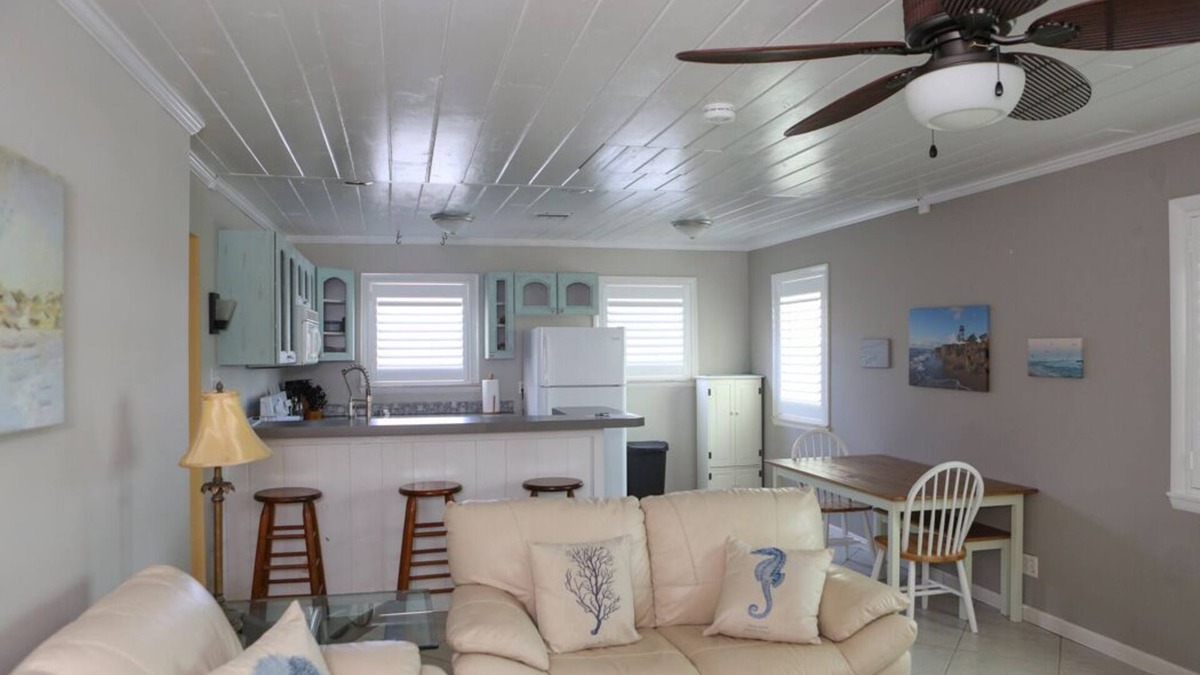 Stuart House | Manatee Pocket Guest Cottage