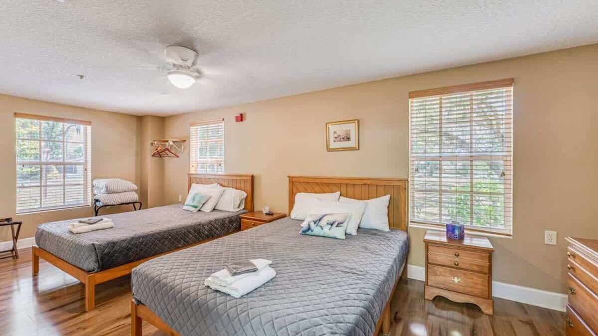 Chassahowitzka Bed & Breakfast | Manatee Room Summary: