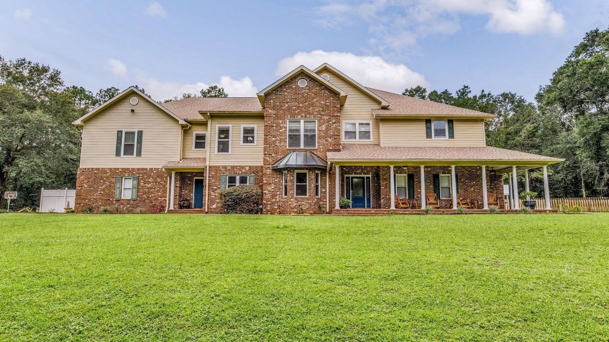 Beulah House | Mandala House, Sleeps 30, Private 9BR, 8000SF w/Pool, Jacuzzi and event space