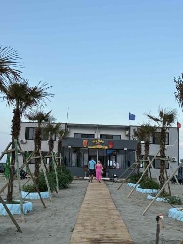 Mbrostar-Urë Hotel | Mango Beach and Hotel
