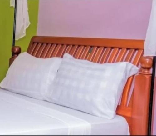 Boma la Ngombe Cabin | Mango Lodge