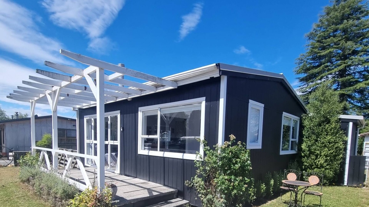 Mangakino Cottage | Mango Time Bach, Lake Maraetai