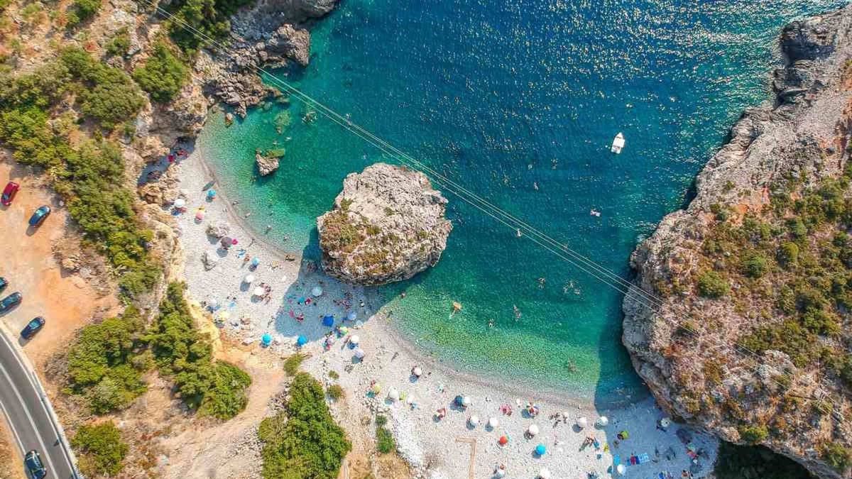 Riglia House | Mani s Aura Seaside-enchanting Stone Gem