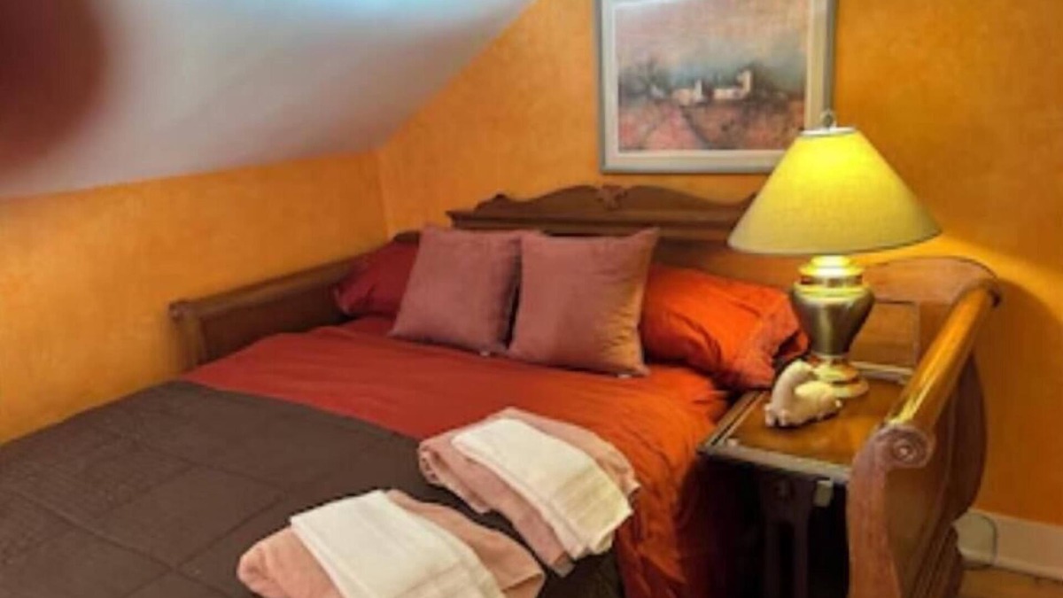 Manistee House | Manistee Victorian Manor, We have 2 night minimum. 100 per bedroom per night