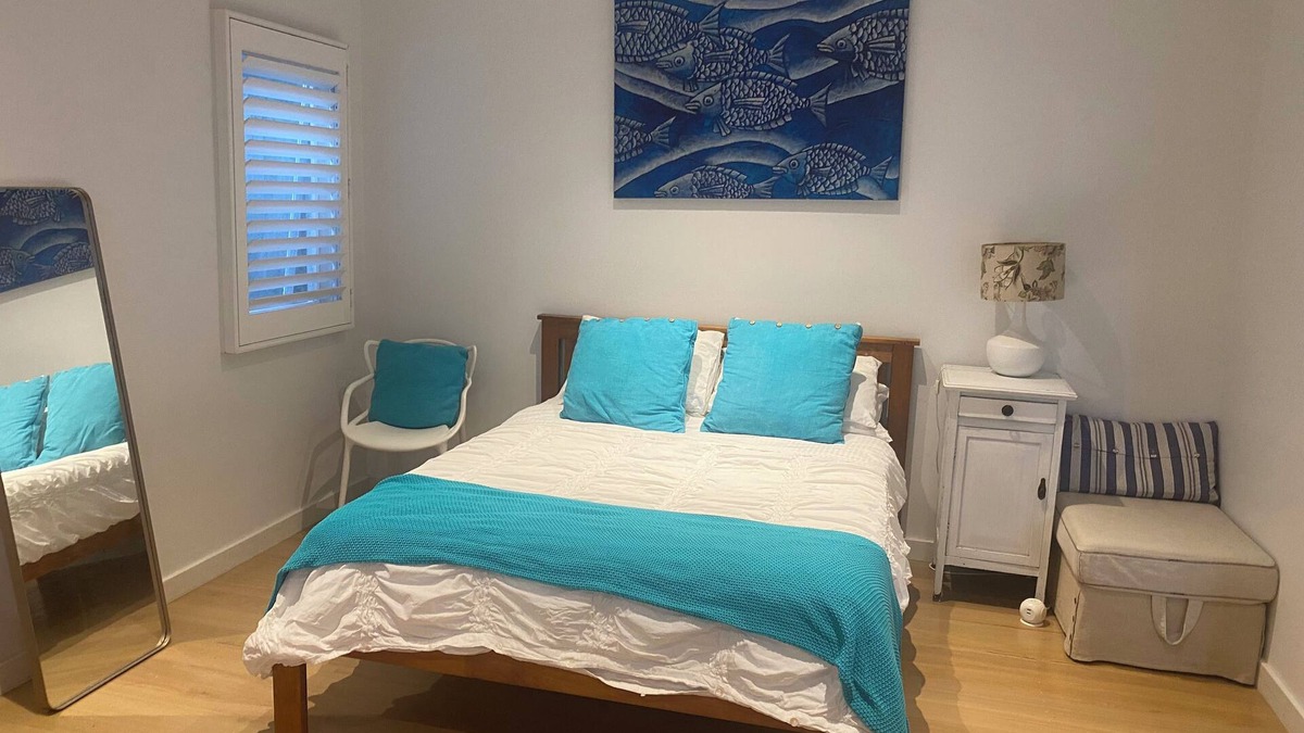 Manly Apartment | Manly oasis - wonderful street in manly - perfect place to stay, free parking
