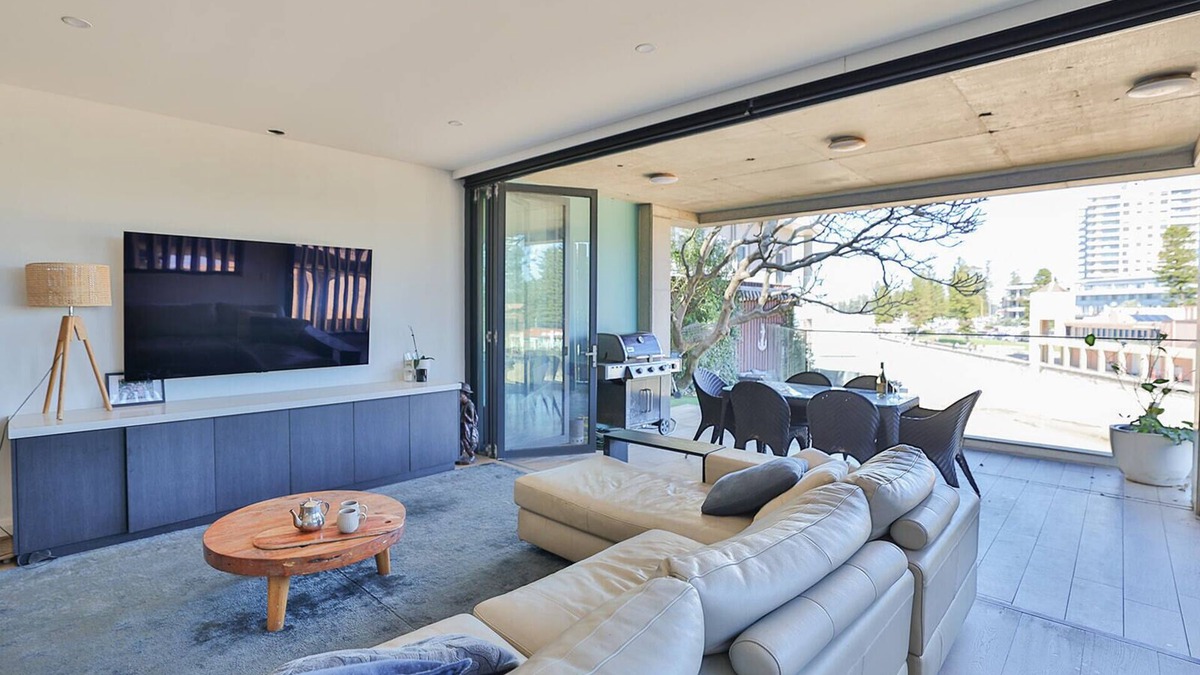 Queenscliff Apartment | Manly Seabreeze Escape - Newly renovated!