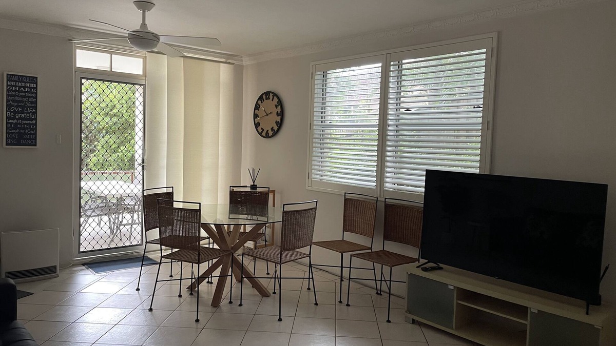 Manly Apartment | MANLYS FINEST LOCATION SO CLOSE TO BEACH SHOPS AND FERRY