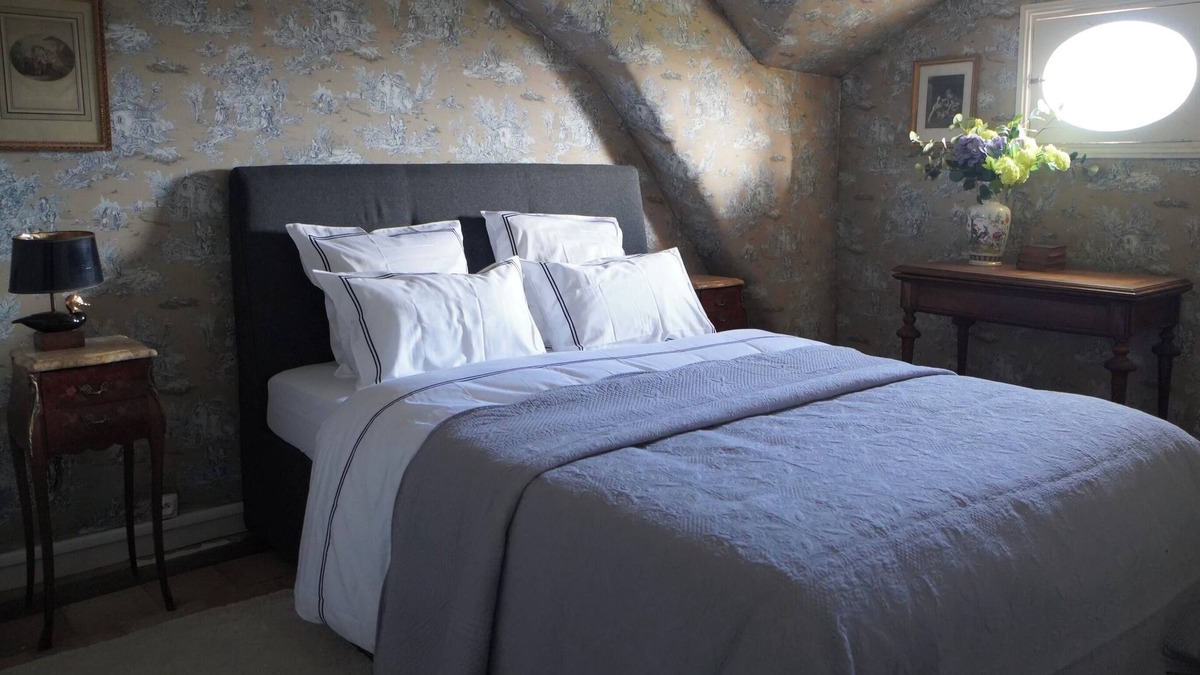 Bourre Bed & Breakfast | Manoir de la Salle du Roc, near Chenonceau, Louise room