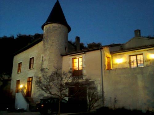 Beaumont Bed & Breakfast | Manoir Le Cristal , Futuroscope à partir de 33 euros ! Grandes chambres familiales