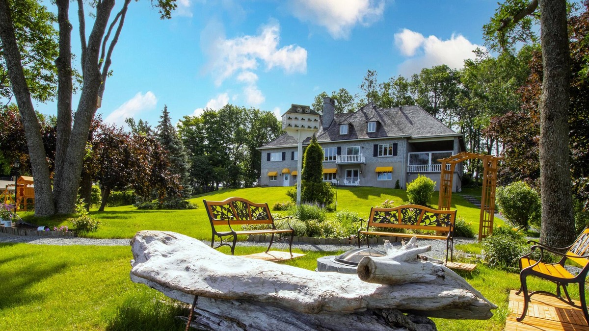 Berthier-sur-Mer House | Manoir sur Mer | Spa & BBQ | Sauna & Cool Bath