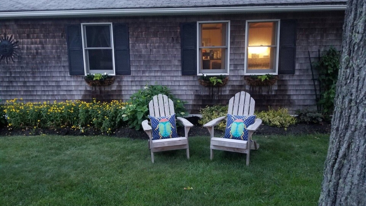 Manomet House | Manomet Weekly Beach Rental, Comfortable open floor plan cottage