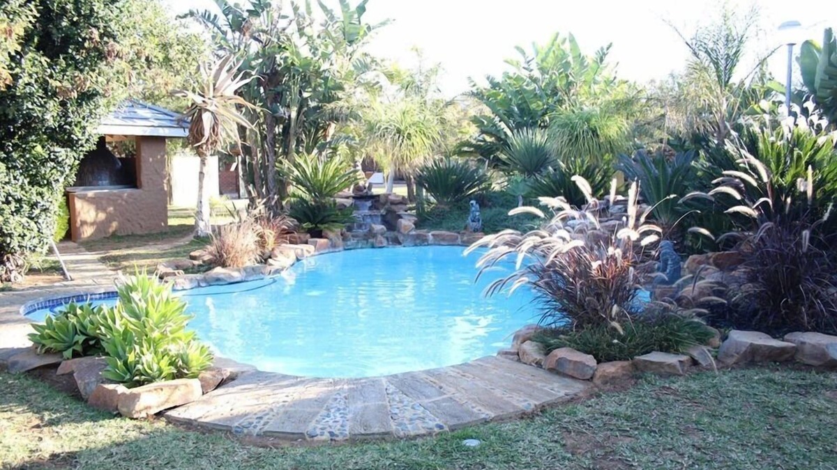 Lobatse Cabin | Manong Game Lodge