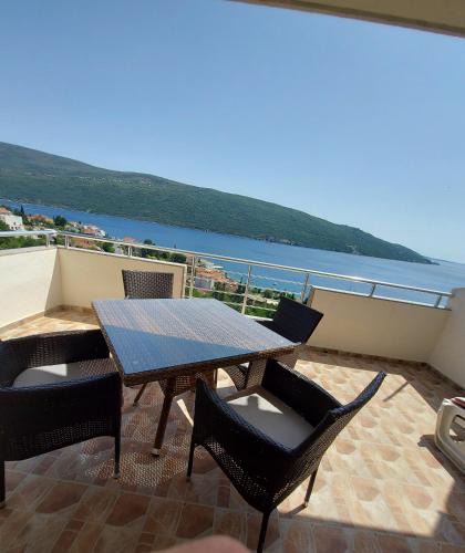 Kumbor Apartment | MANONI APARTMANI