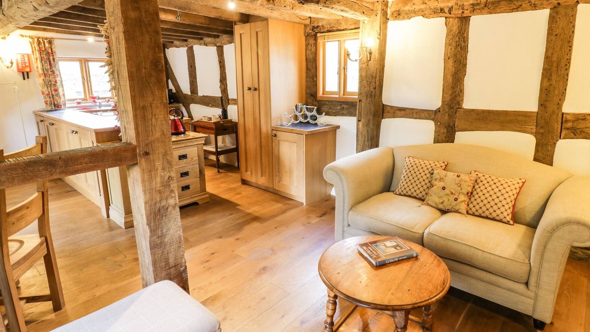 Little Stretton Cottage | Manor Cottage