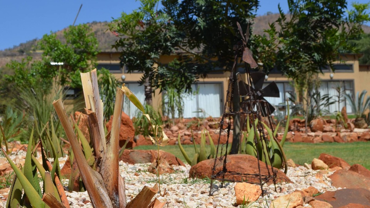 Kroondal House | Manor Hills Guest Lodge