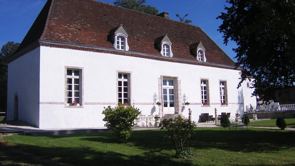 Gerland House | Manor House with pool in quiet countryside near to Beaune .