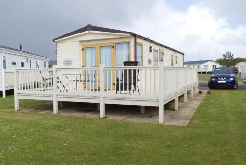 Hunstanton House | Manor Park Hunstanton pets go free Linen Included
