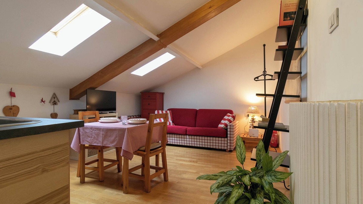 Lecco Apartment | Mansarda dei Cuori a Lecco