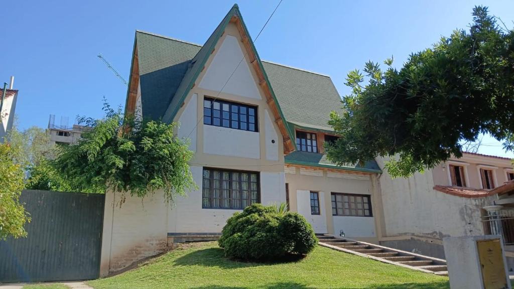 Godoy Cruz House | Mansión Palmares