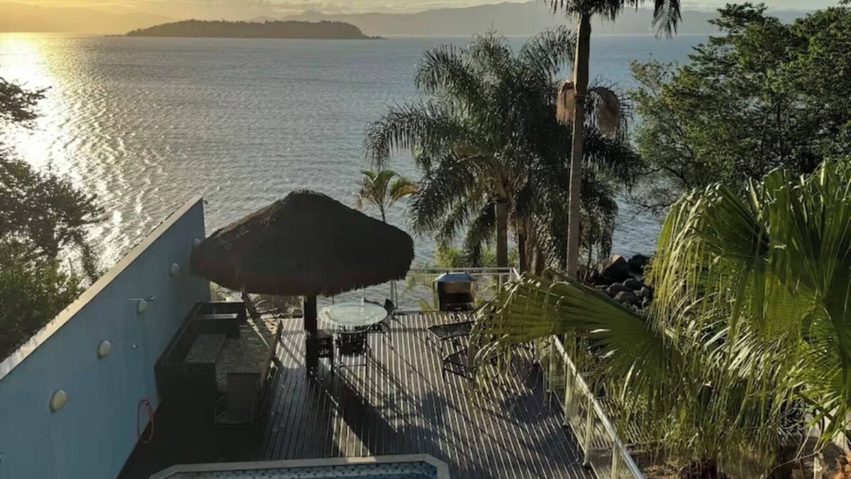 Sambaqui House | Mansion in Sambaqui Florianópolis.