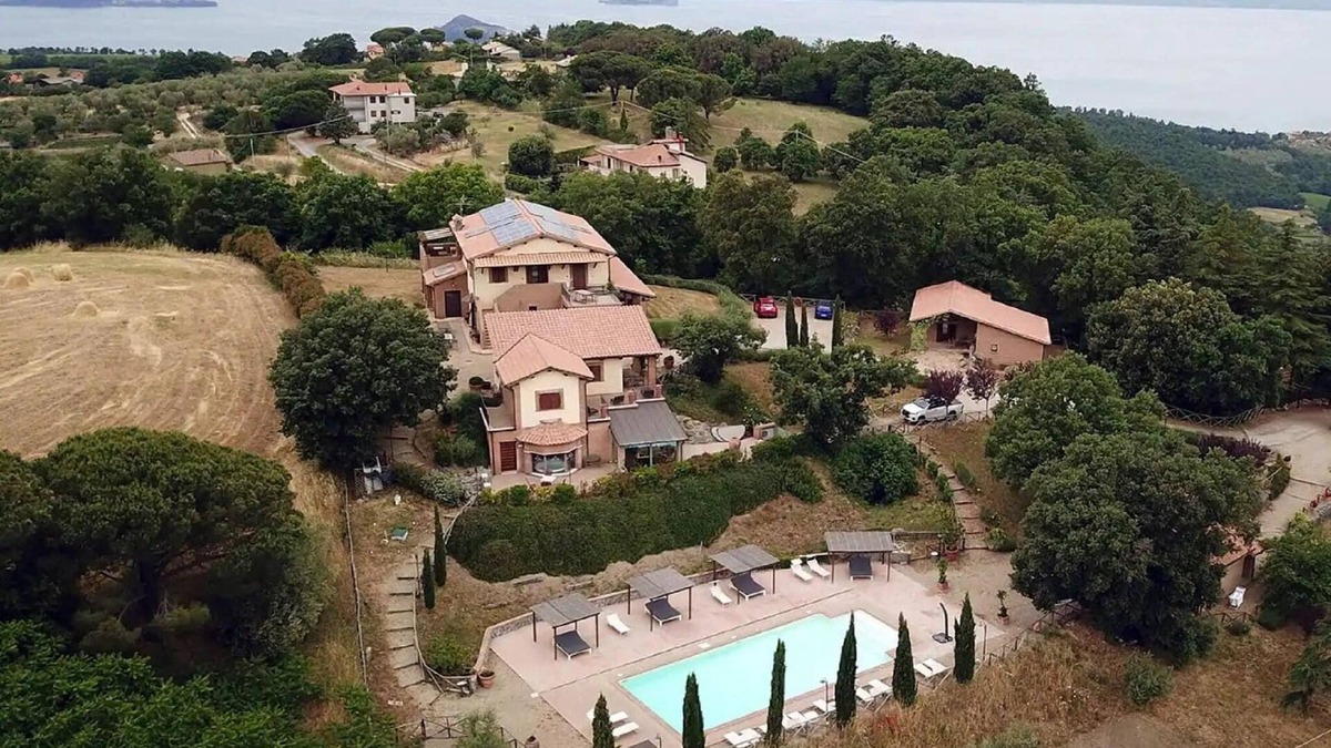 Montefiascone Villa | Mansion in Montefiascone near Lake Bolsena