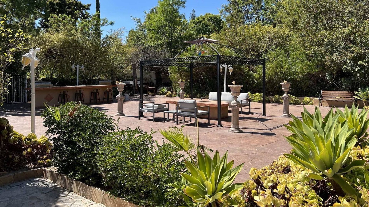 Santa Maria Villa | Mansion on Top of Encino Hills - EN-TOP