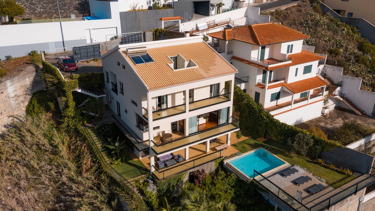Madeira Island Villa | mansion over the sea with pool, barbecue and garden