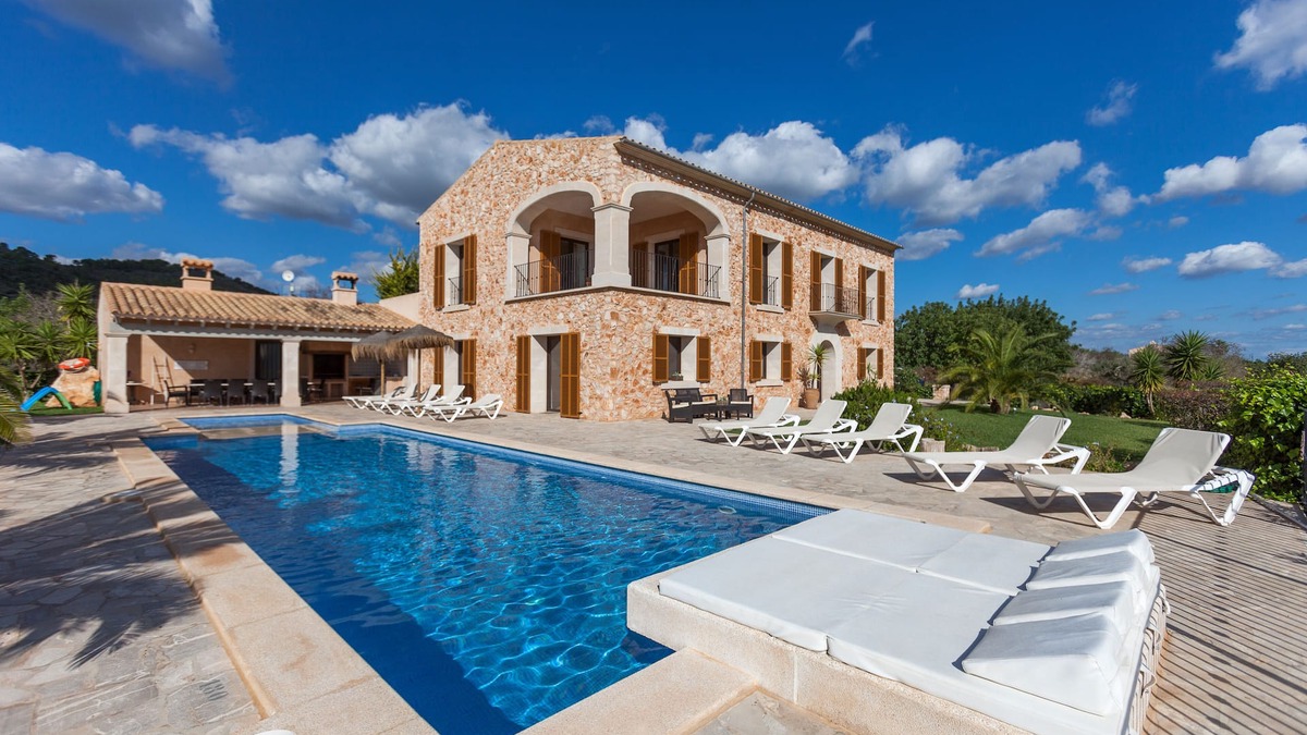 S Horta Villa | MANSION SES OLIVERES - LUXURY VILLA WITH DISTANT SEA-VIEWS AND PRIVATE POOL