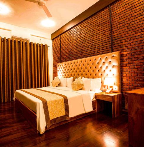 Tennekumbura Hotel | Manthra Leisure