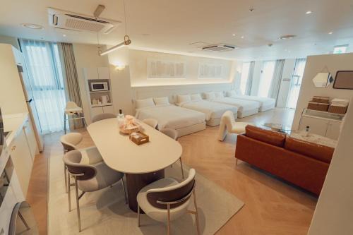 Sogong-dong Apartment | Mantova-myeongdong 10 minutes namsan tower gyeongbokgung Palace 20 minutes family trip