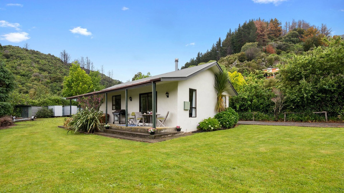 Ngakuta Bay House | MANUKA RETREAT - NGAKUTA BAY, family friendly in Picton