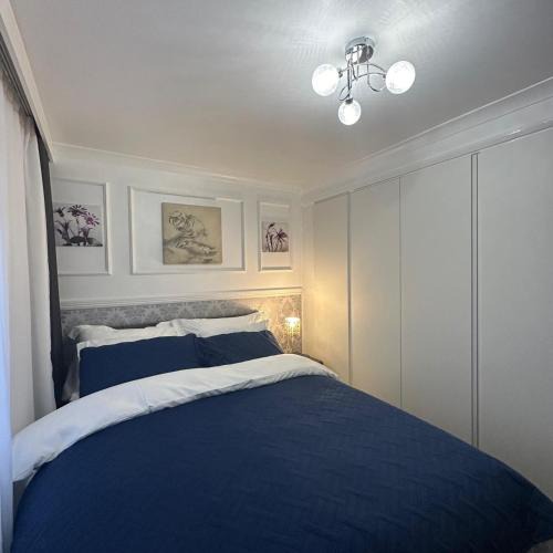London Borough of Bromley Apartment | Maple Grove - Luxury 1-Bedroom apartment with garden and parking in Greater London