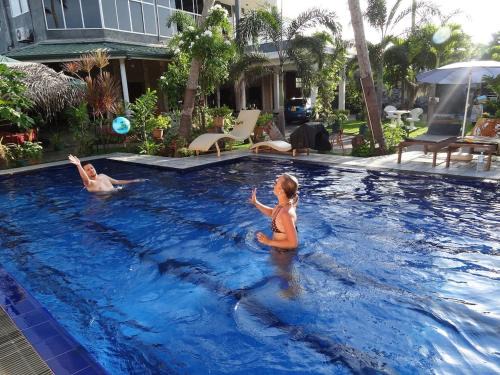 Daluwakotuwa Hotel | Maple Leaf Hotel