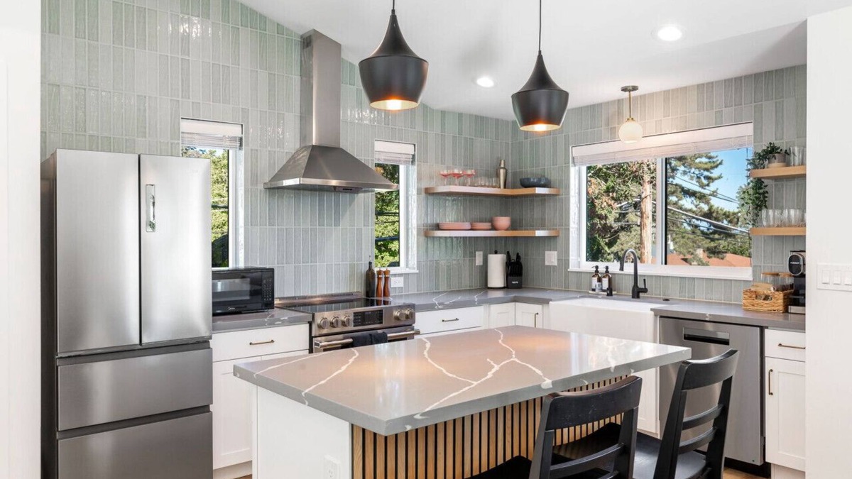 Seattle House | Maple Leaf Retreat |2BD 3B| Garage Parking