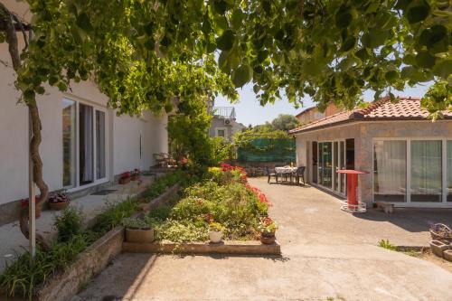 Sibenik Apartment | Mara