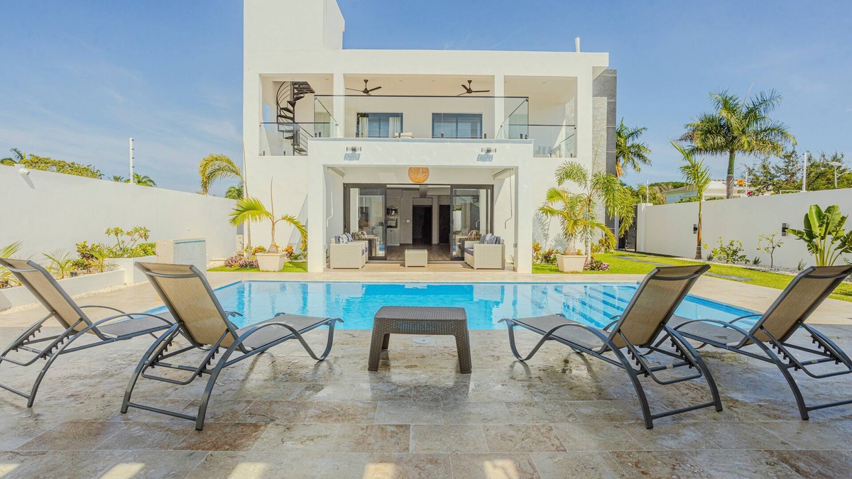 Urbanizacion Tavarez Villa | Mara Vita - Luxury Oceanfront Villa Combination - 16 Bedrooms
