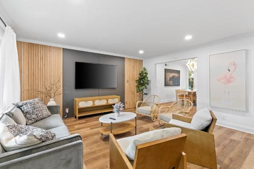 Hathaway House | @ Marbella Lane - Fresh and Vibrant 3BR Home