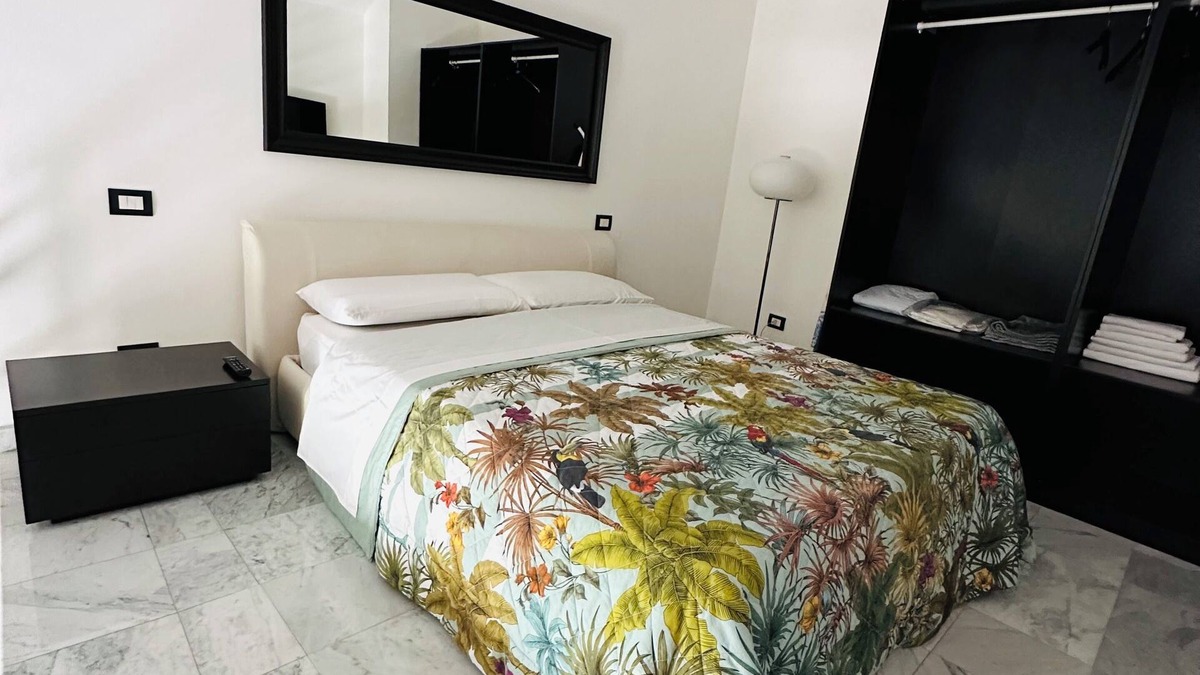 Prato Apartment | Marble apartment in Prato