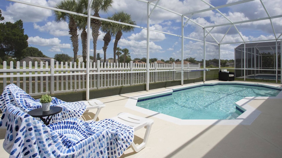 Esprit House | MARCH LAST MINUTE AVAILABLE!