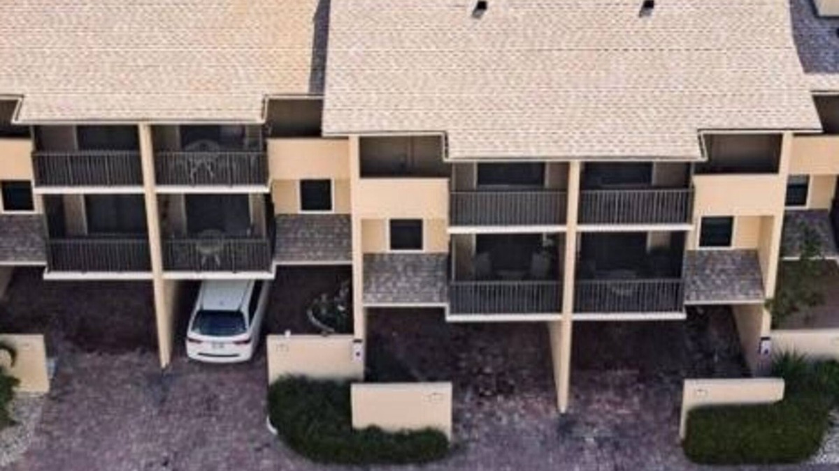 Marco Island House | Marco Island Townhouse walking distance to South End Beach