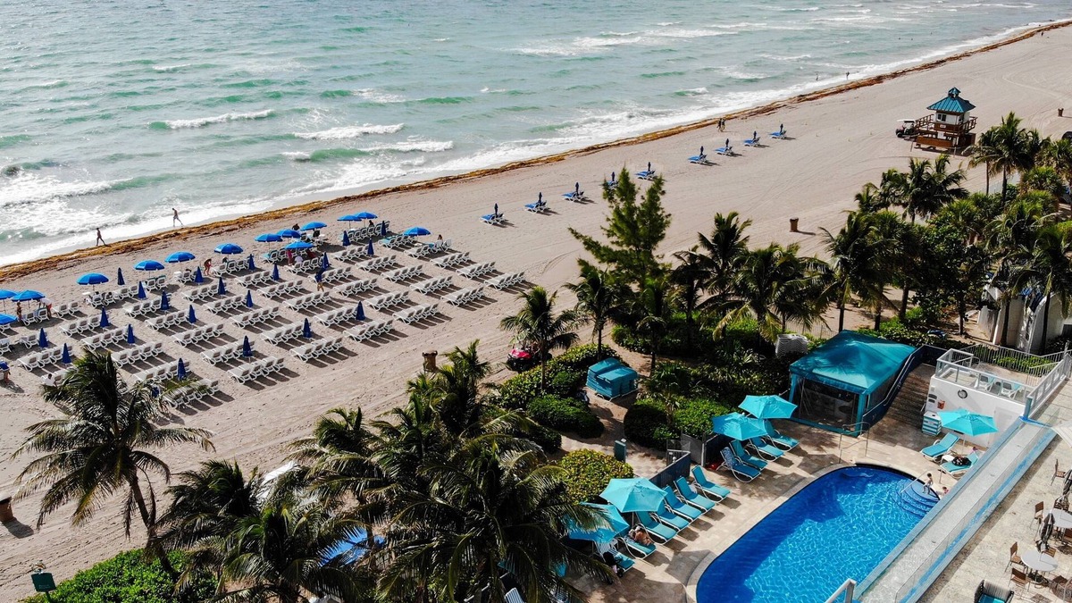 Sunny Isles Beach Hotel | Marenas Ocean View Apartment