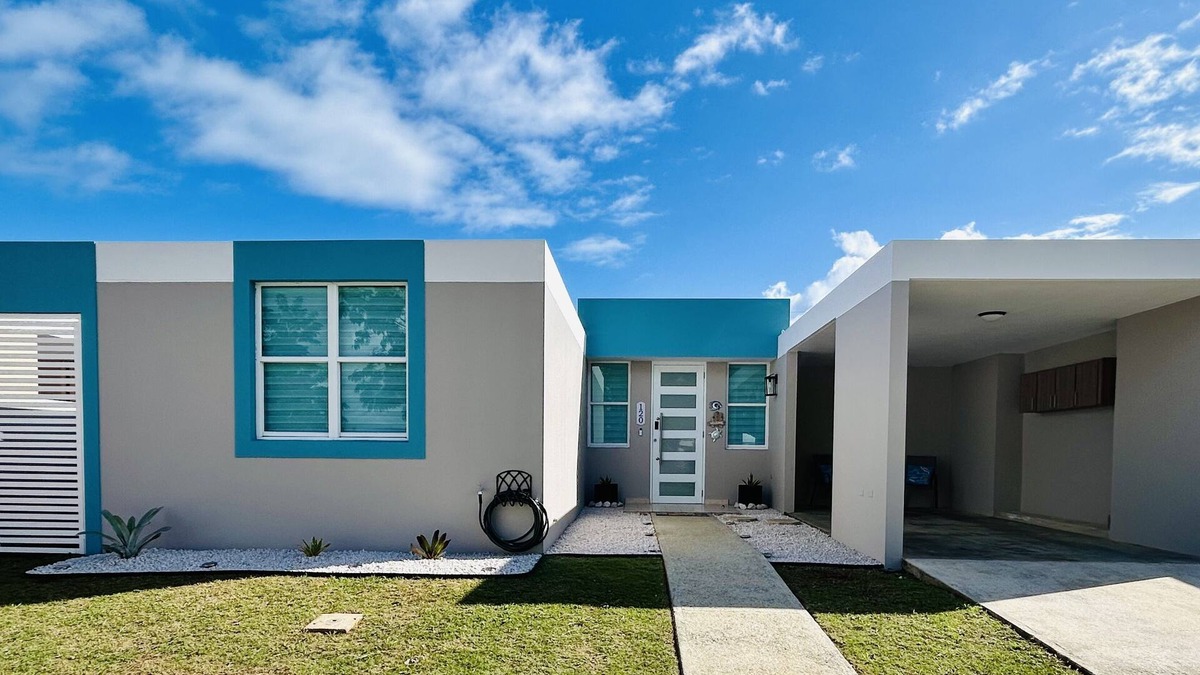 Naguabo House | Mares Tropical House Near the Seaside Boardwalk of "El Malecon" of Naguabo