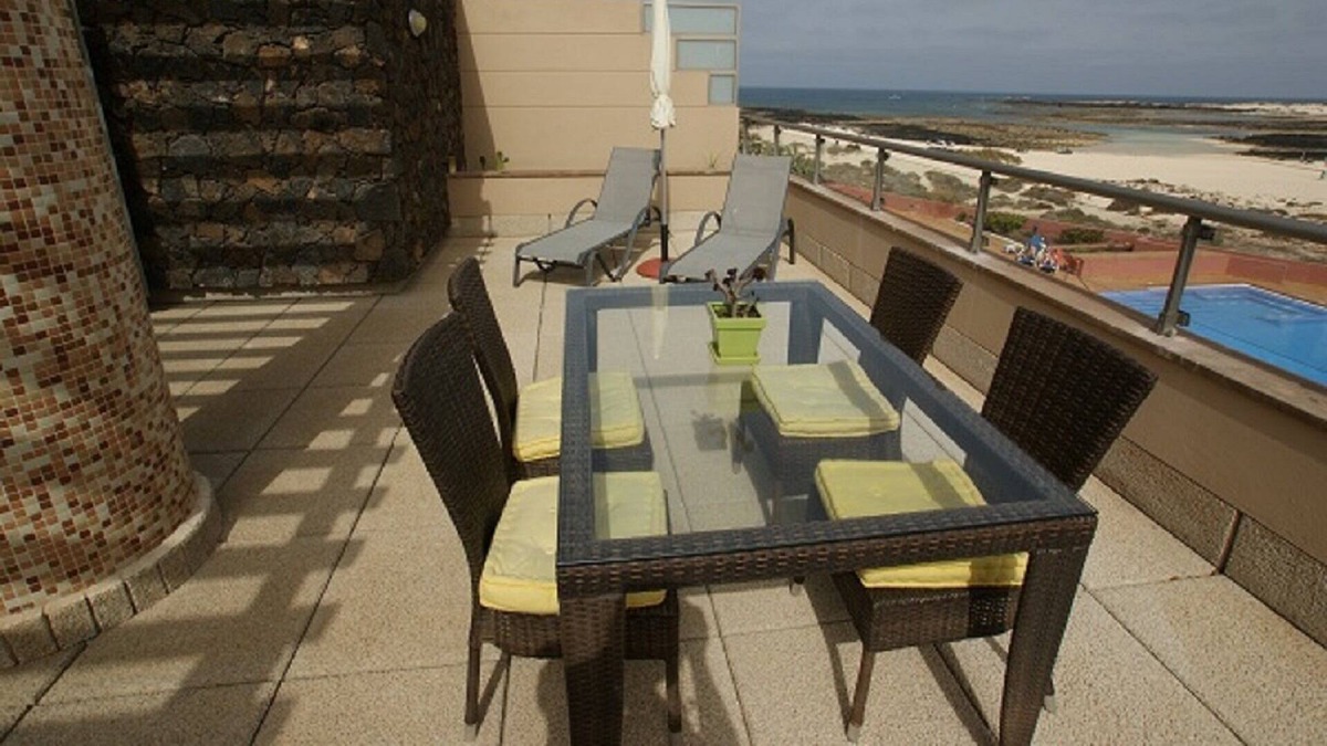 Los Lagos Apartment | Marfolin 27. El Cotillo, Fuerteventura. Beach front apartment with sea views
