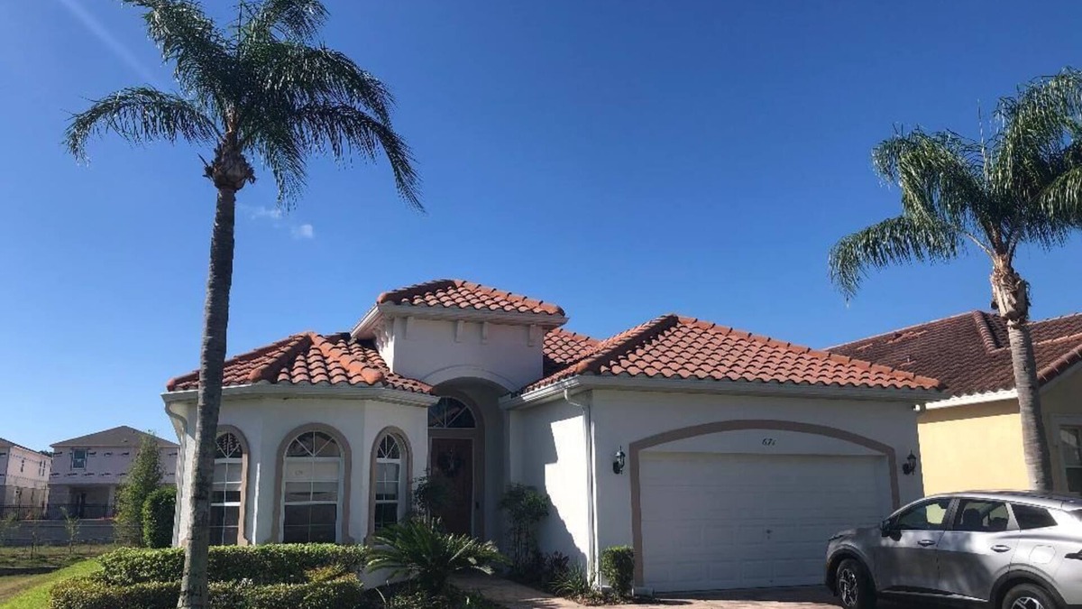 Tuscan Hills House | MargaritaVilla Close to Disney Desirable Gated Tuscan Hills 2 Master Ensuites
