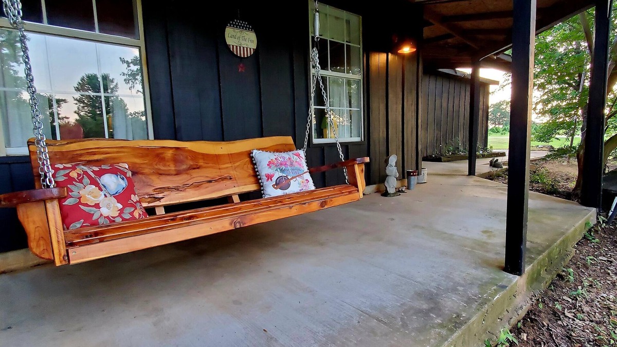 Cecil House | Margie's Coop. Country living on a real Christmas Tree Farm!