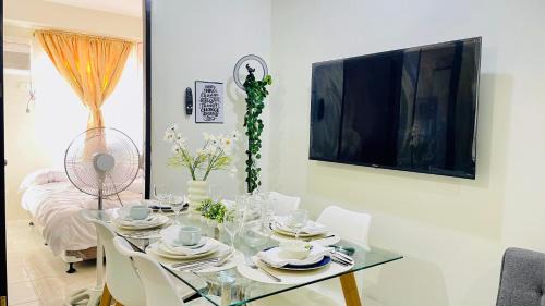 Mandaue Hotel | MARIA CONDO 19th Floor Cebu High-Rise Views Room Rental Mandaue