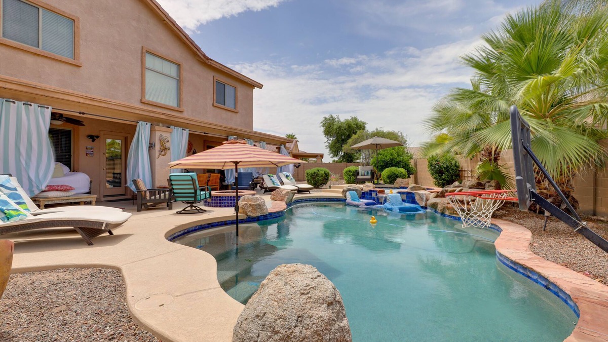 Maricopa House | Maricopa Desert Oasis: Fenced Yard w/Hot Tub