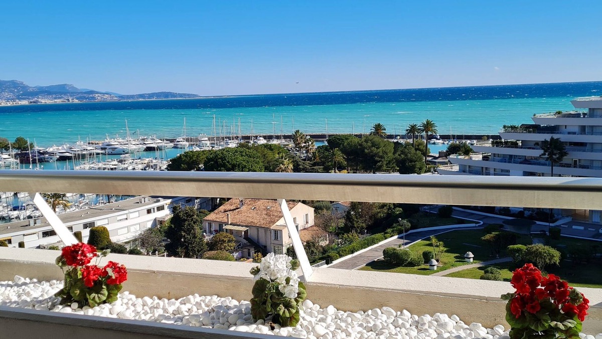 Villeneuve Loubet Beach Apartment | Marina Baie des Anges Enchanting sea view between Nice and Cannes Appt sleeps 4