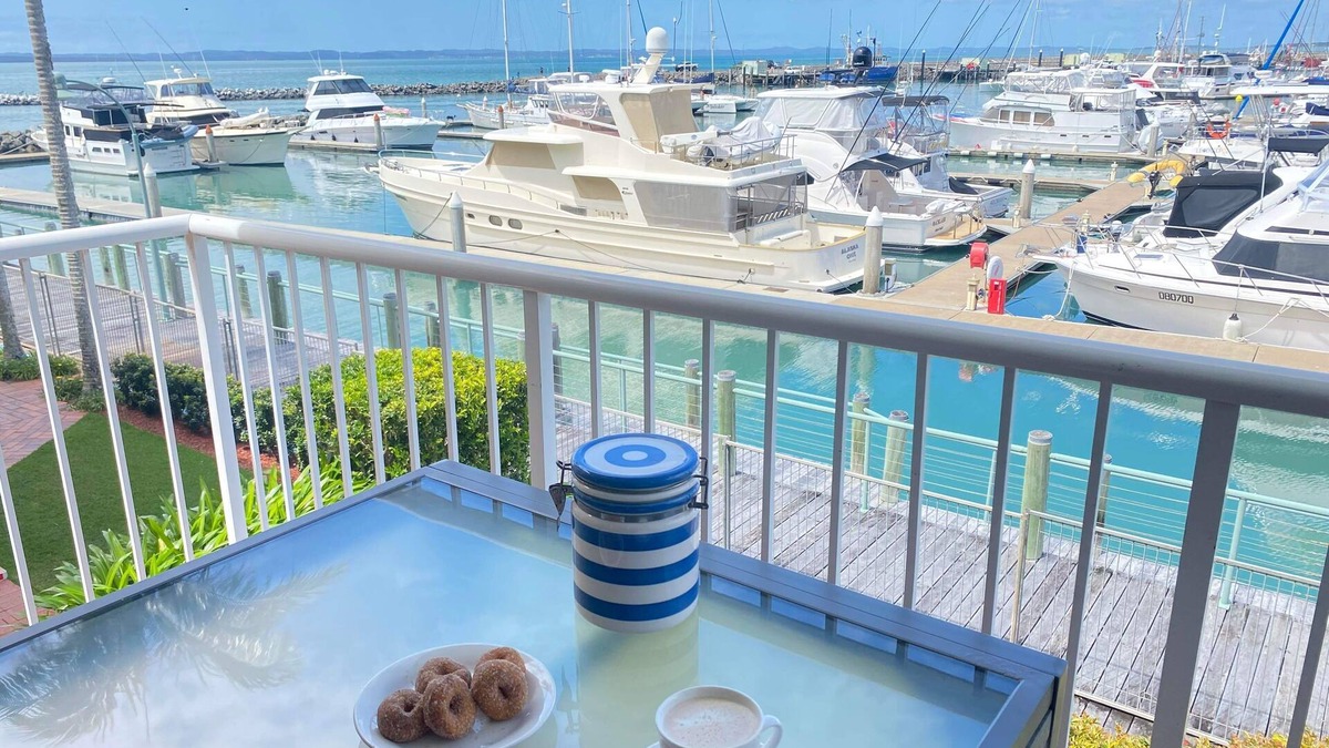 Urangan Resort | Marina & Sandy Strait Views- Resort Living